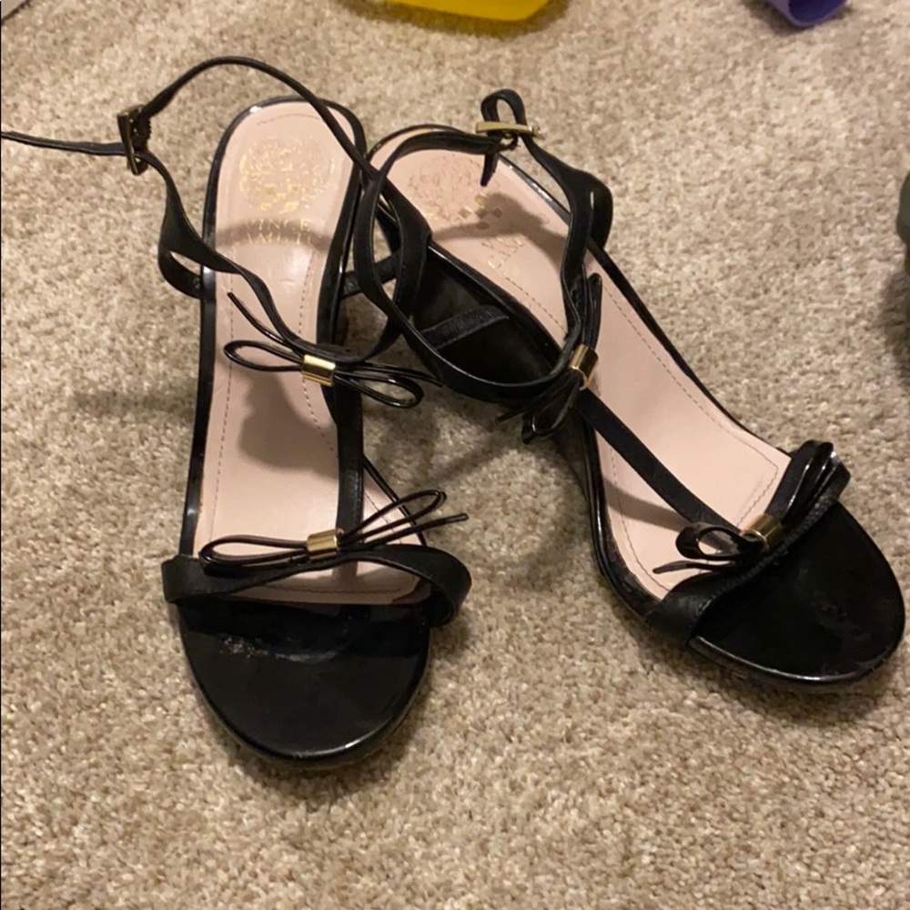 Vince Camuto Bow Wedges size 8